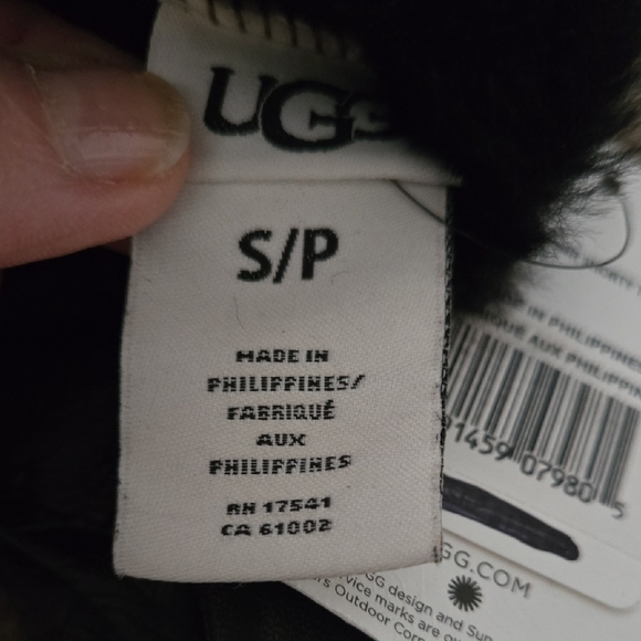 UGG Black Leather Shorty Gloves - Picture 4 of 5